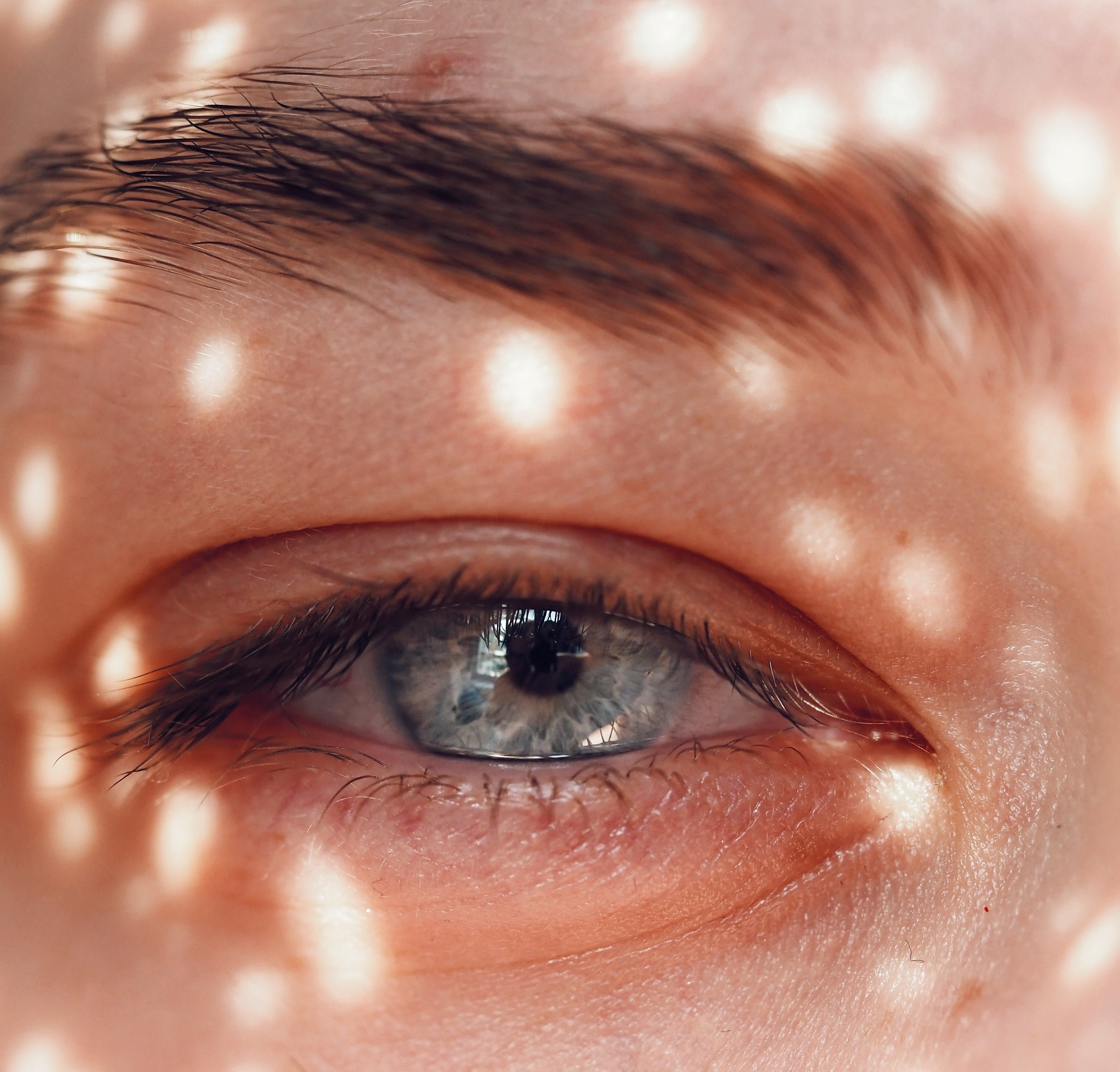 Oeil bleu vu de proche